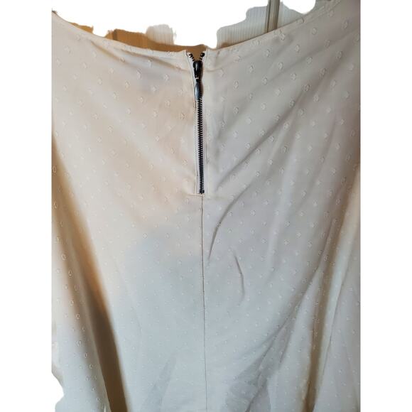 Lane Bryant Swiss Dot Zip Back Cream/Ivory Blouse, Size 26 - Picture 4 of 6